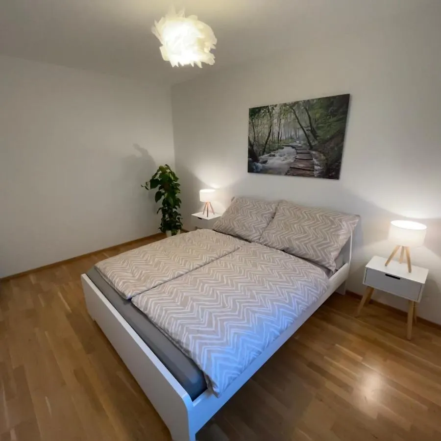 55 M2 Stylish Apartment With Balcony & Parking Vienna Austria
