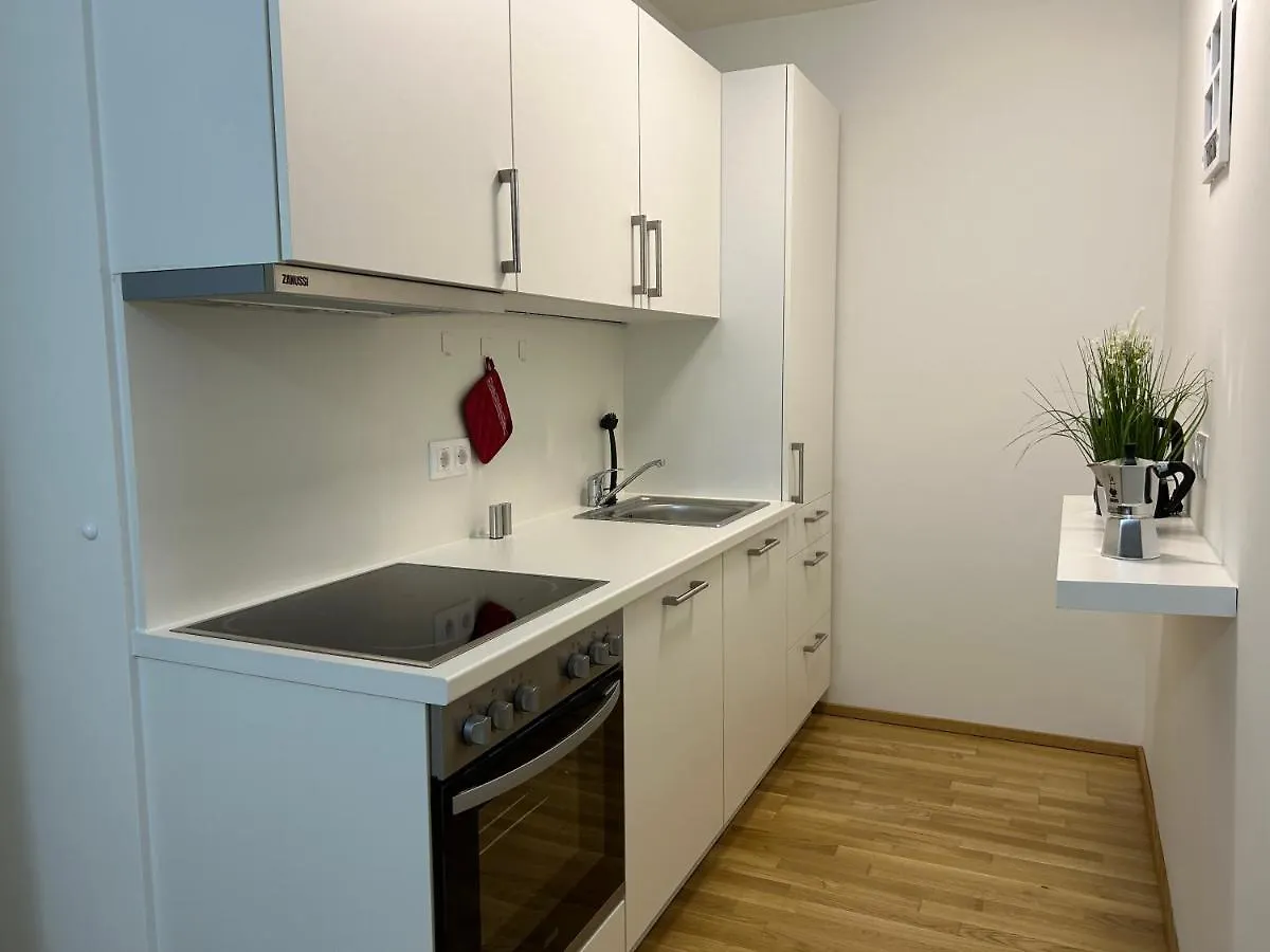 55 M2 Stylish Apartment With Balcony & Parking Vienna Austria