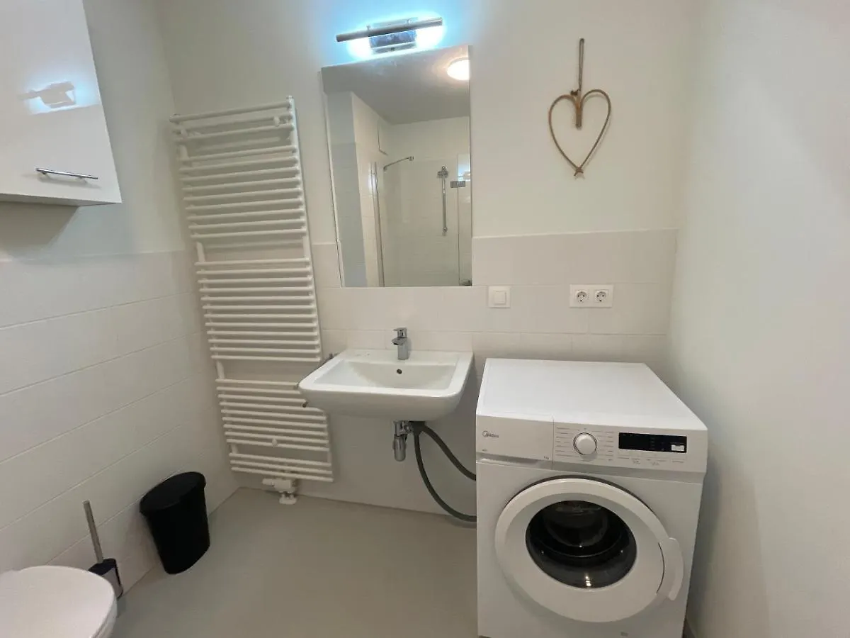 55 M2 Stylish Apartment With Balcony & Parking Vienna 0*,  Austria
